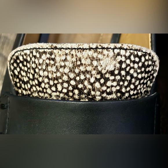 Ladies Clarks Black Leather Loafers w/ Animal Hair Print Upper - size 7 - Picture 10 of 12